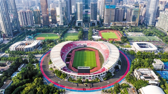 广州天河体育中心已成为全民体育运动的"殿堂 羊城晚报记者 林桂炎