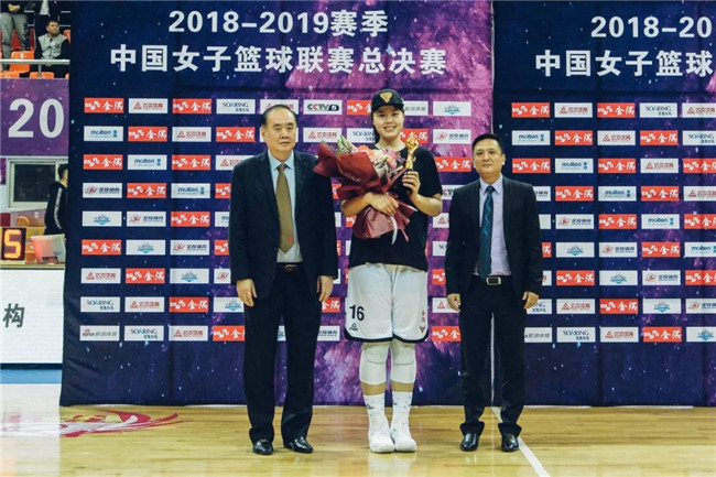 wcba总决赛完美收官广东女篮夺队史首冠