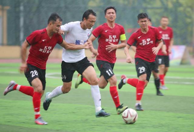 梅州市足联赛乙级：梅江振城vs五华美好文化。（市体育局供图）