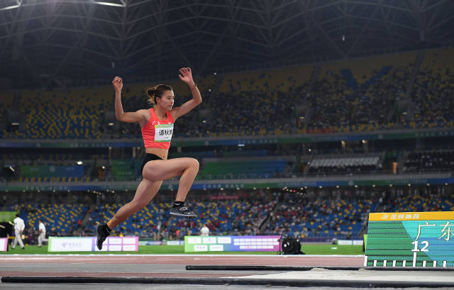 广东队包揽陕西全运会女子三级跳远前三名。