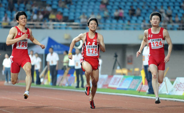 广东选手苏炳添在2009年全运会比赛中。