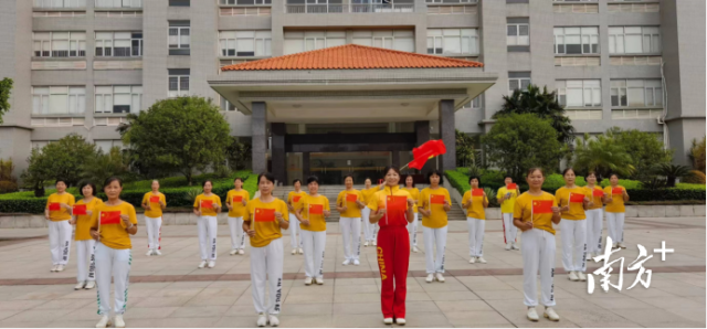 东莞市广场舞协会开展技能指导服务活动