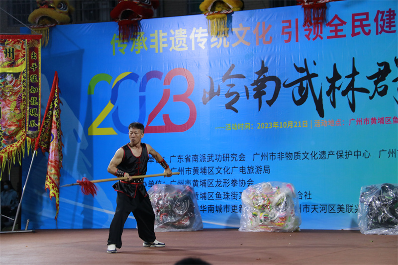 高永乐师父表演岳家大枪.jpg