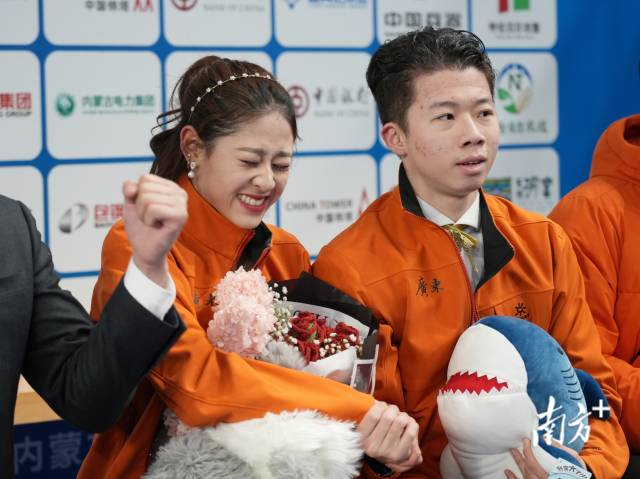 肖紫兮和何凌昊获得97.02的高分，在冰舞自由舞的比赛中名列第三。